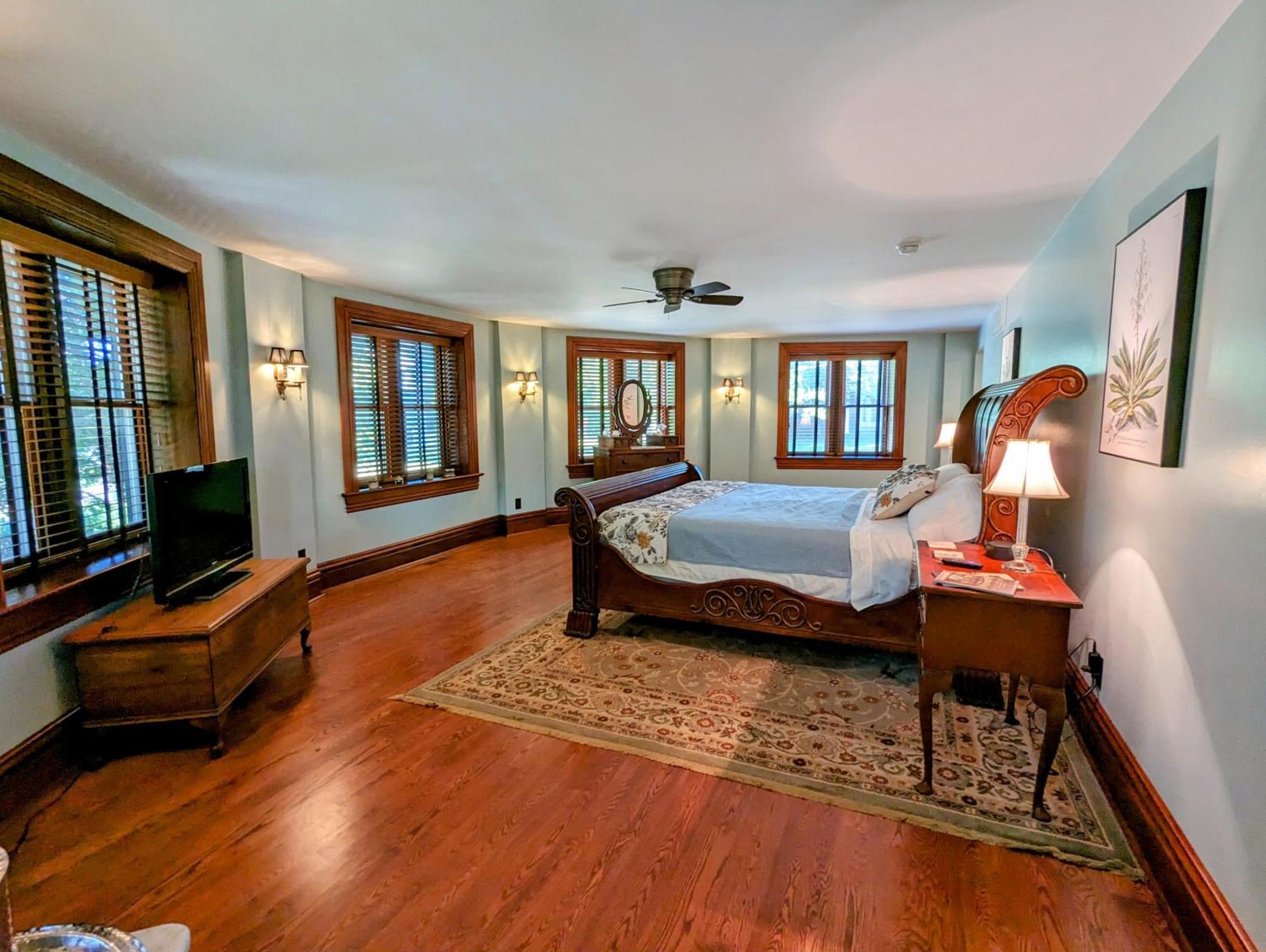 Gothic Heights Inn Clifton Heights Kamer foto